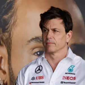 Тото Вольф утверждает, что «Формула-1 все еще захватывающая», несмотря на безумное доминирование Red Bull под руководством Макса Ферстаппена.