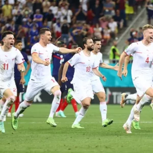 Сенсация в 1/8 стадии Евро-2020! Франция проигрывает Швейцарии в серии пенальти, после того как швейцарцы совершили камбэк в концовки матча, забив два гола!