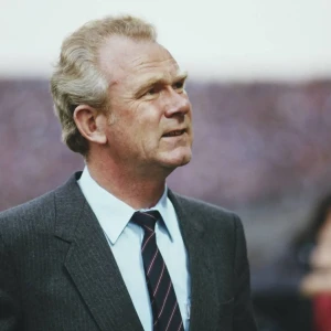 5 великих тренеров, которые приносили в жертву игроков ради титулов