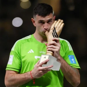 Мастера футбольной лотереи: Топ-7 вратарей, чьи сэйвы в сериях пенальти переписали историю Чемпионатов мира