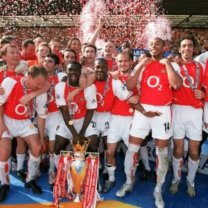 Золотой кубок Премьер-лиги: Как 12 ключевых игроков «Арсенала» сотворили историю сезона 2003/04