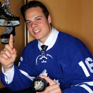 Топ-5 лучших дебютов в истории НХЛ: От рекорда Селянне до каре Мэттьюса