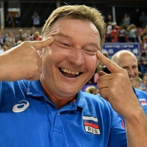 Тренер российских волейболисток Серджио Бузато дисквалифицирован на три матча за расизм
