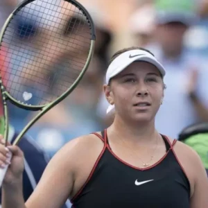Прогнозы на первый день турнира WTA Чарльстон, включая матч Ализе Корне с Амандой Анисимовой.
