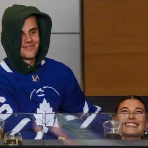 Почему НХЛ сотрудничает с Джастином Бибером и брендом drew house для создания майек на Матч Звезд в Торонто