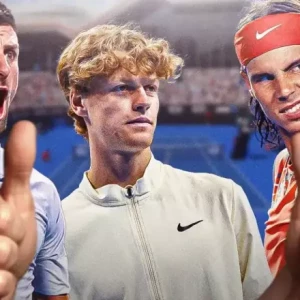 Новак Джокович и Рафаэль Надаль поздравляют Янника Синнера после победы над Даниилом Медведевым на Australian Open