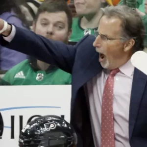 НХЛ принимает решение о дисциплинарном наказании для главного тренера "Филадельфии" Джона Тортореллы.