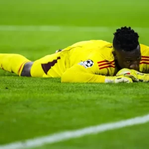Андре Онана потерпел поражение на Кубке АФКОН, а Камерун рискует выбыть из турнира.