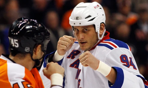 Кровь на льду: Реквием по «динозаврам», превратившим НХЛ в бойцовский клуб