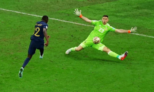 Стражи ворот: 6 вратарских сейвов в финалах Чемпионатов мира, переписавших историю футбола