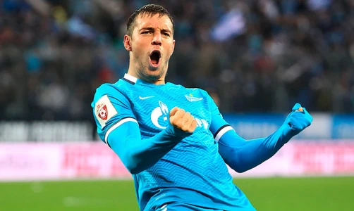 Величайшие предательства в истории футбола: Топ-5 игроков, выбравших сторону врага