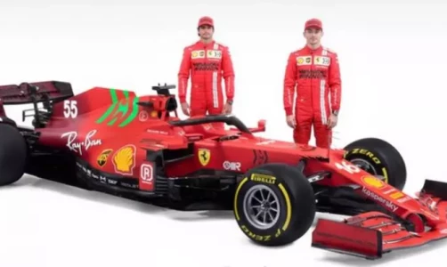 Формула 1: Ferrari запускает новый автомобиль SF21.