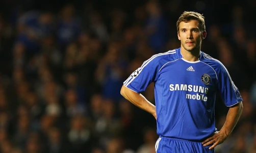 10 футбольных «аферистов», которые «умерли» как игроки, подписав контракт всей жизни