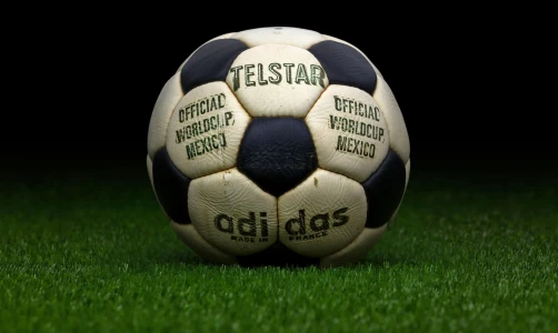 Аэродинамика, История и Идеальная Сфера: Как 12 мячей Чемпионатов мира изменили футбол навсегда