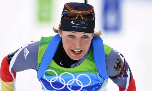 Королевы снежных трасс: 10 биатлонисток, которые превратили гонки с винтовкой в искусство (Рейтинг всех времен)