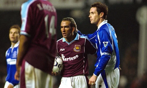 Сердца под футболками: 12 историй о том, как великие игроки меняли мир добротой и честностью