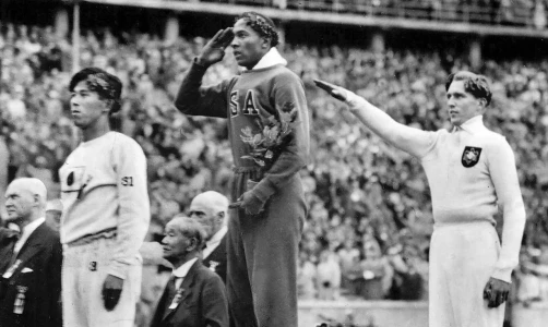 Как Джесси Оуэнс разрушил миф об арийском превосходстве на Олимпиаде 1936 года