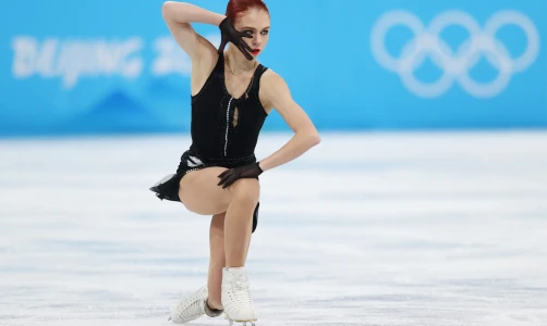 Как Александра Трусова приземлила 5 четверных и навсегда сломала фигурное катание