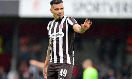 7 самых нелепых травм футболистов во время празднования гола