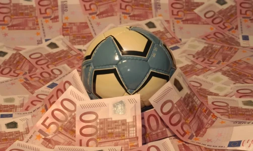 Футбольный айсберг: Скрытые расходы клубов, которые пожирают миллионы евро