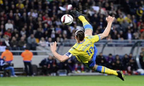 Поймать мгновение: Почему удар с лета — это самое красивое безумие в истории футбола