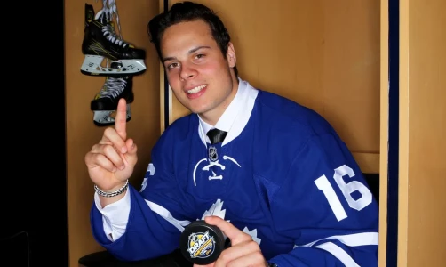 Топ-5 лучших дебютов в истории НХЛ: От рекорда Селянне до каре Мэттьюса