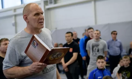Александр Карелин провел мастер-класс в Братске на турнире Победы